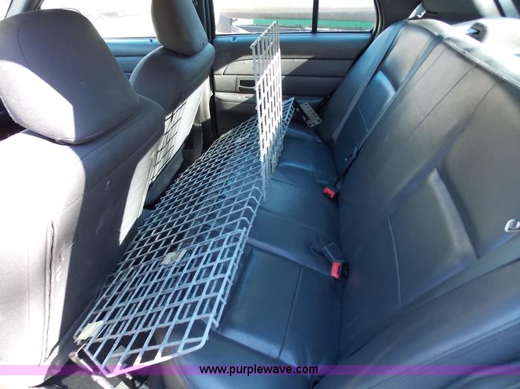 image for item J2693 2005 Ford Crown Victoria Police Interceptor