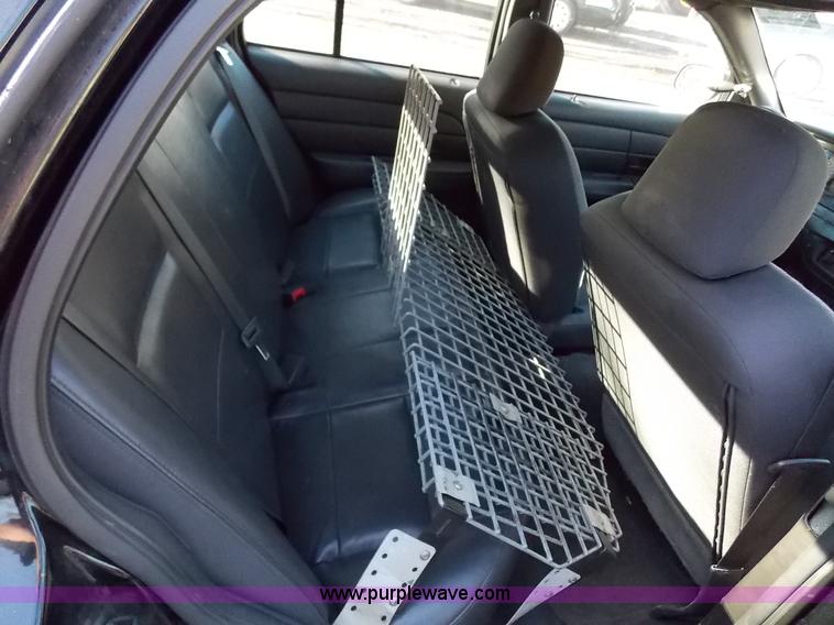 image for item J2693 2005 Ford Crown Victoria Police Interceptor