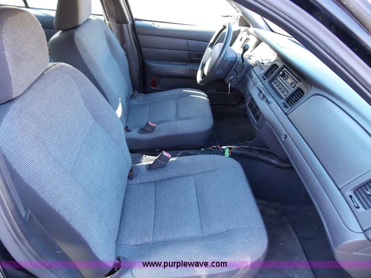 image for item J2693 2005 Ford Crown Victoria Police Interceptor