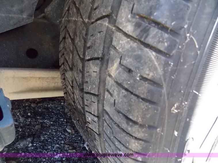 image for item J2693 2005 Ford Crown Victoria Police Interceptor