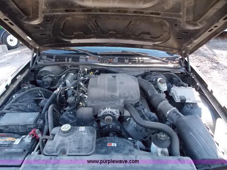 image for item J2693 2005 Ford Crown Victoria Police Interceptor