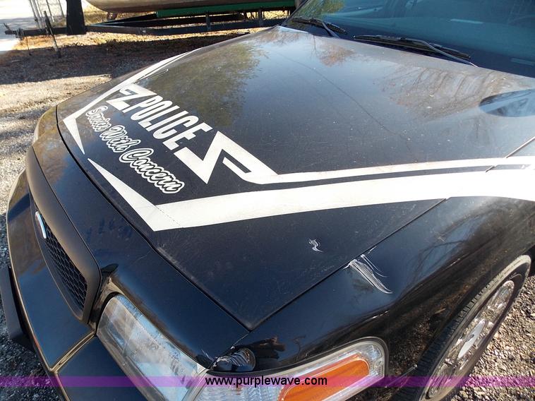 image for item J2693 2005 Ford Crown Victoria Police Interceptor