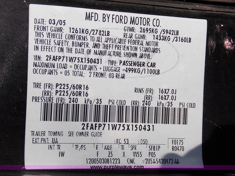 image for item J2693 2005 Ford Crown Victoria Police Interceptor