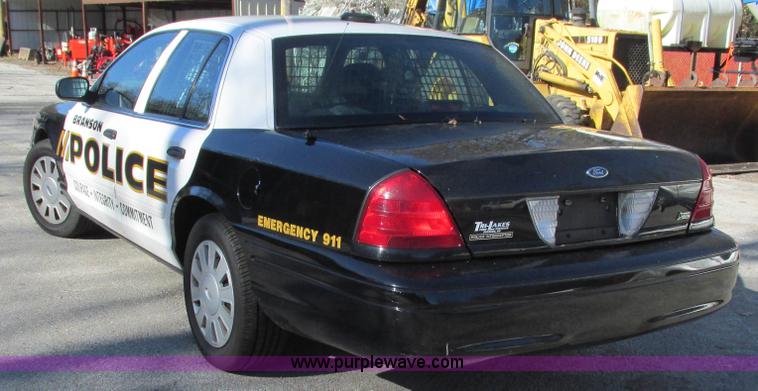 image for item J2695 2010 Ford Crown Victoria Police Interceptor