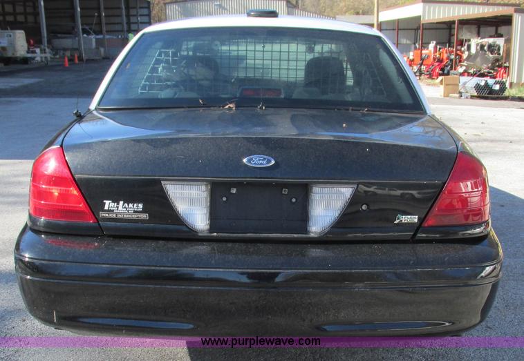 image for item J2695 2010 Ford Crown Victoria Police Interceptor