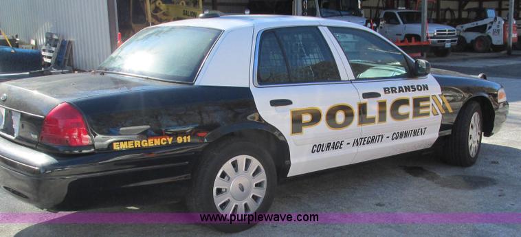 image for item J2695 2010 Ford Crown Victoria Police Interceptor