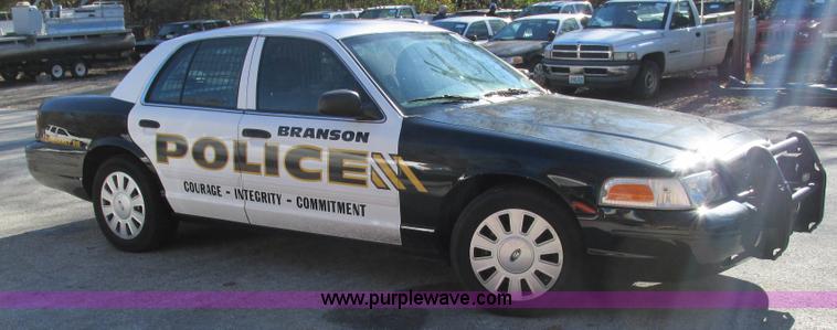 image for item J2695 2010 Ford Crown Victoria Police Interceptor