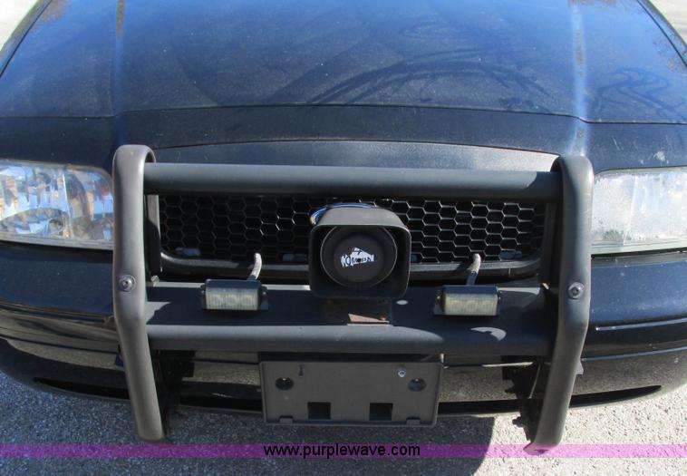 image for item J2695 2010 Ford Crown Victoria Police Interceptor