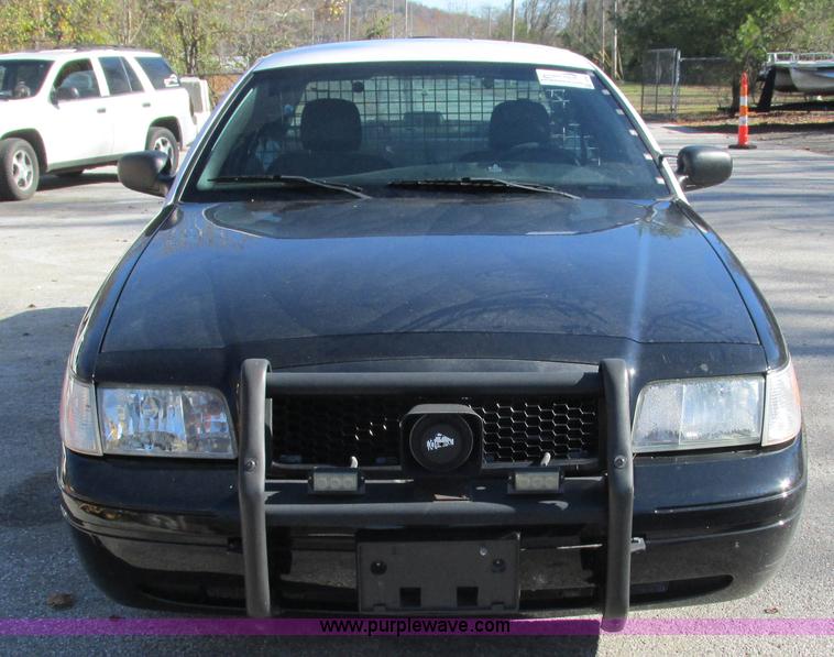 image for item J2695 2010 Ford Crown Victoria Police Interceptor