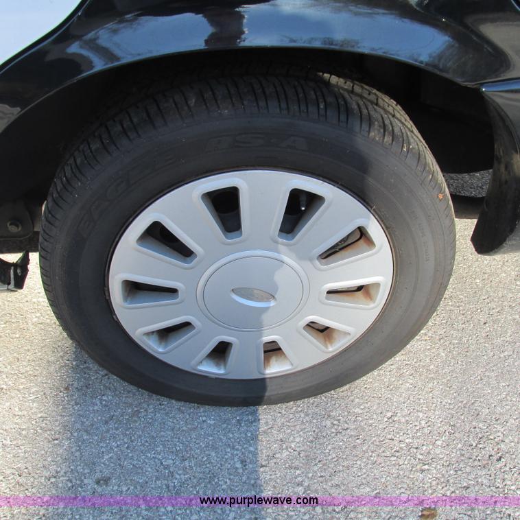 image for item J2695 2010 Ford Crown Victoria Police Interceptor