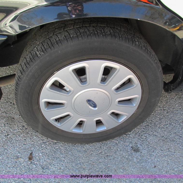 image for item J2695 2010 Ford Crown Victoria Police Interceptor