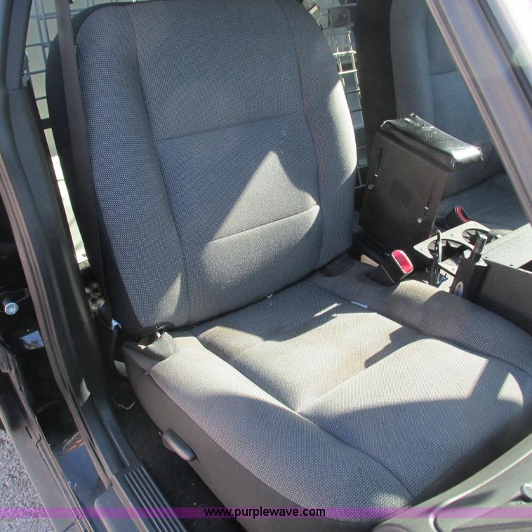 image for item J2695 2010 Ford Crown Victoria Police Interceptor