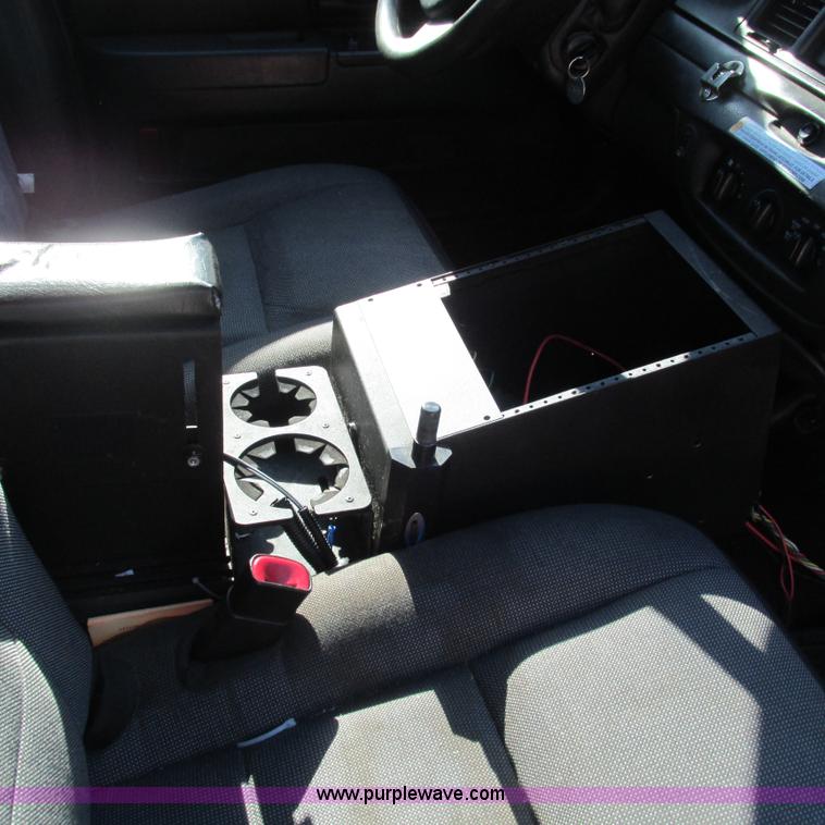 image for item J2695 2010 Ford Crown Victoria Police Interceptor