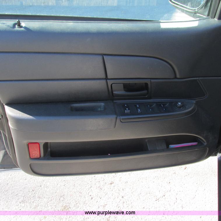 image for item J2695 2010 Ford Crown Victoria Police Interceptor