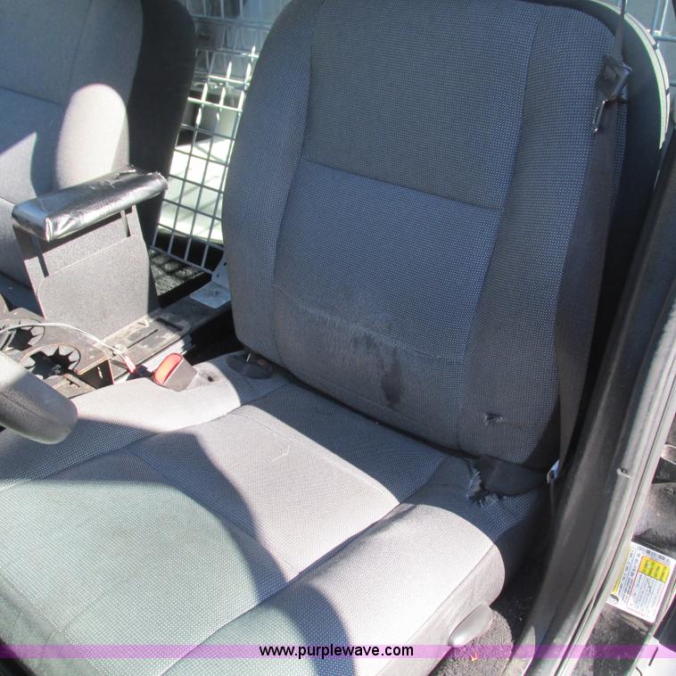 image for item J2695 2010 Ford Crown Victoria Police Interceptor