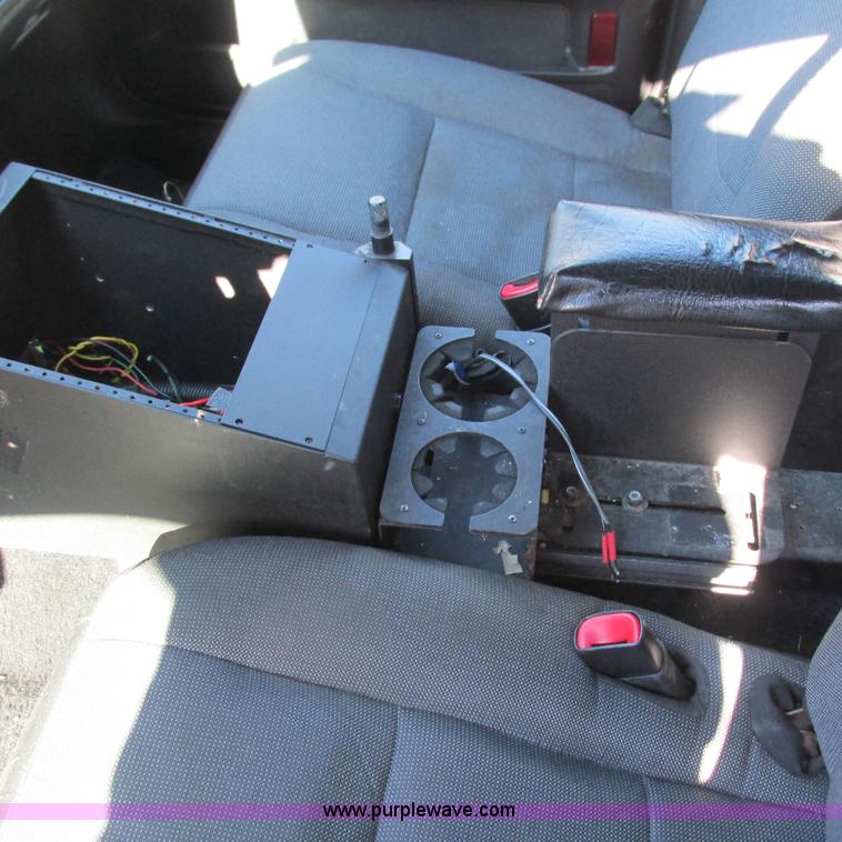 image for item J2695 2010 Ford Crown Victoria Police Interceptor