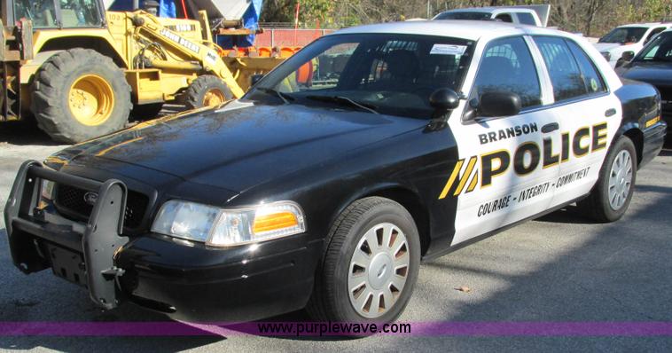 image for item J2696 2010 Ford Crown Victoria Police Interceptor