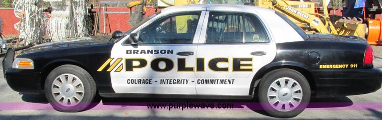 image for item J2696 2010 Ford Crown Victoria Police Interceptor