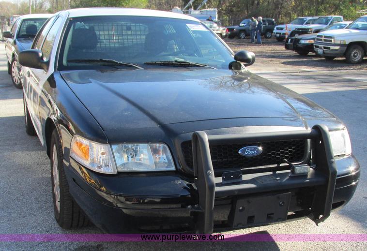 image for item J2696 2010 Ford Crown Victoria Police Interceptor