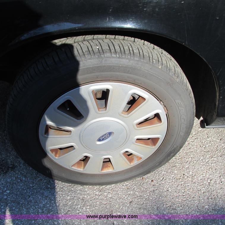 image for item J2696 2010 Ford Crown Victoria Police Interceptor