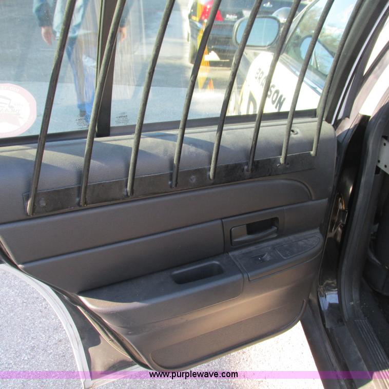 image for item J2696 2010 Ford Crown Victoria Police Interceptor