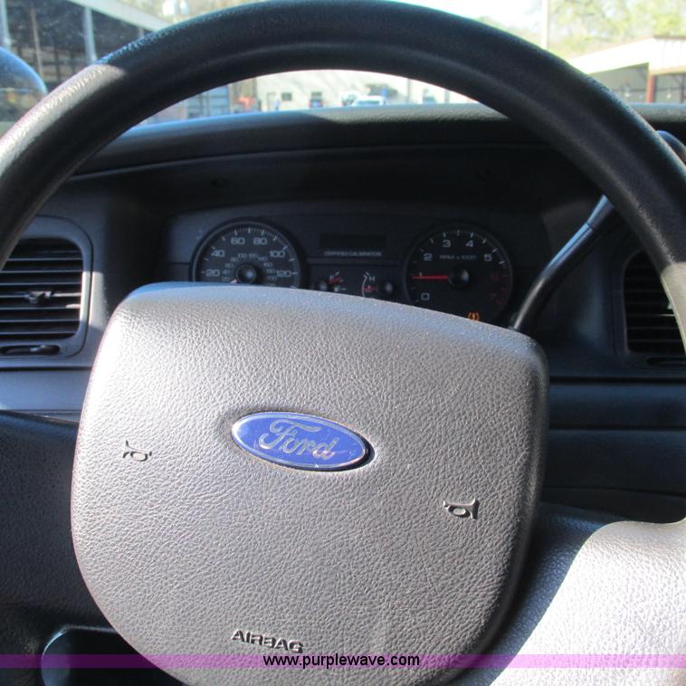 image for item J2696 2010 Ford Crown Victoria Police Interceptor