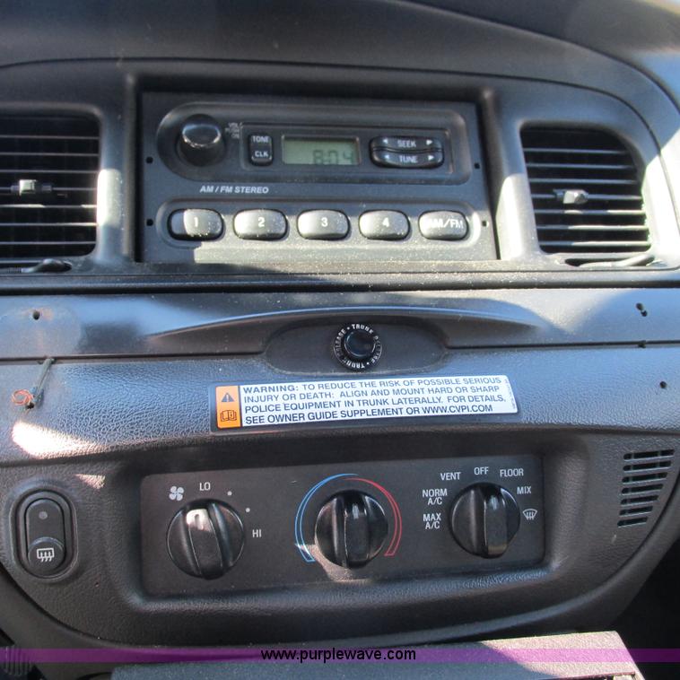 image for item J2696 2010 Ford Crown Victoria Police Interceptor