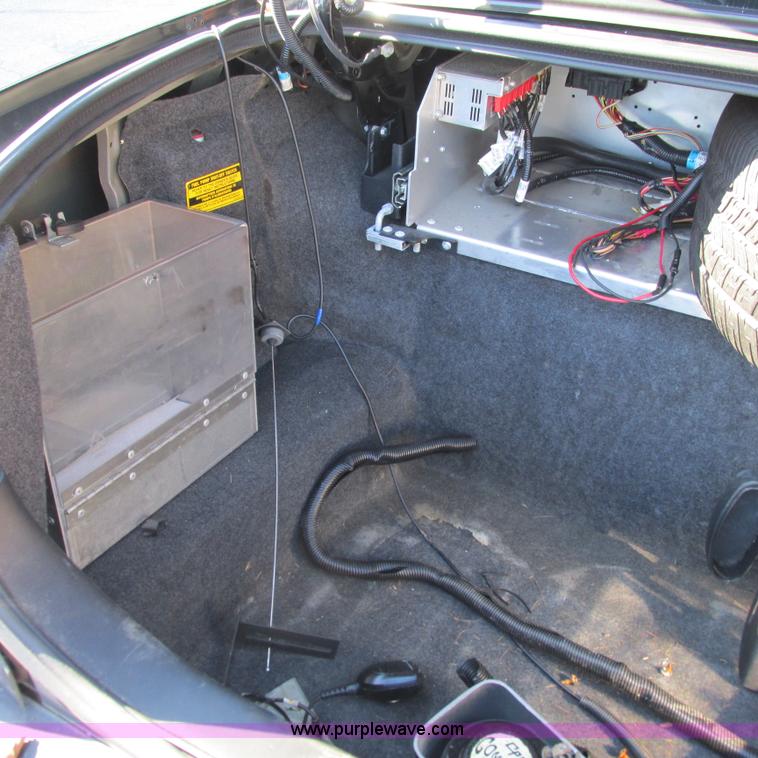 image for item J2696 2010 Ford Crown Victoria Police Interceptor