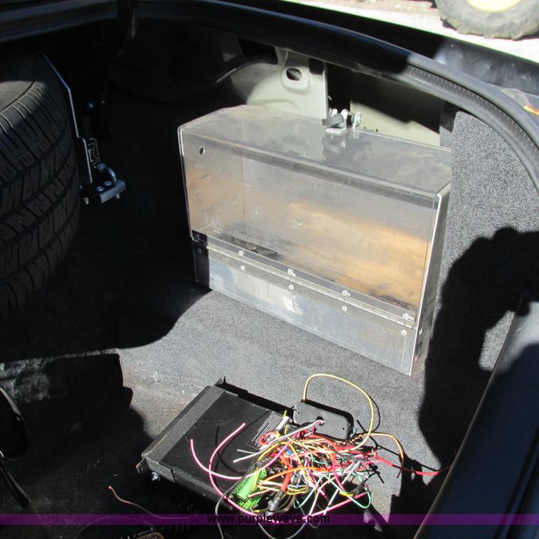 image for item J2696 2010 Ford Crown Victoria Police Interceptor