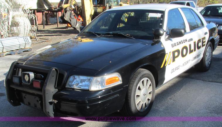 image for item J2697 2010 Ford Crown Victoria Police Interceptor
