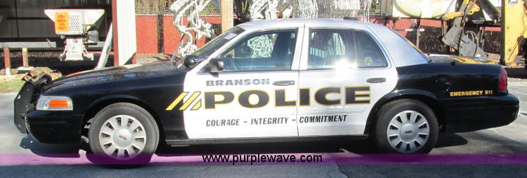 image for item J2697 2010 Ford Crown Victoria Police Interceptor