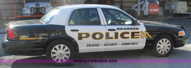 image for item J2697 2010 Ford Crown Victoria Police Interceptor