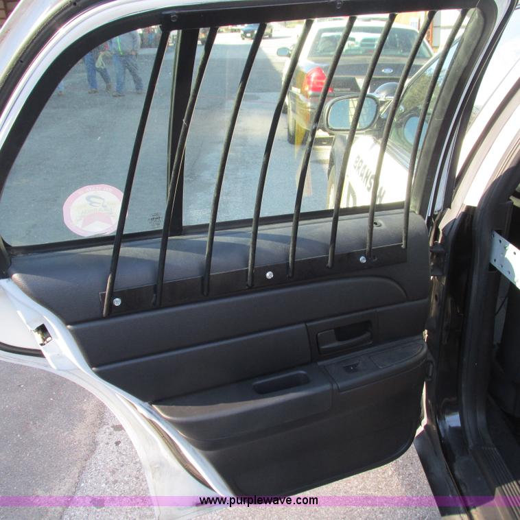 image for item J2697 2010 Ford Crown Victoria Police Interceptor