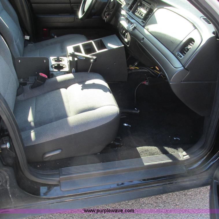 image for item J2697 2010 Ford Crown Victoria Police Interceptor