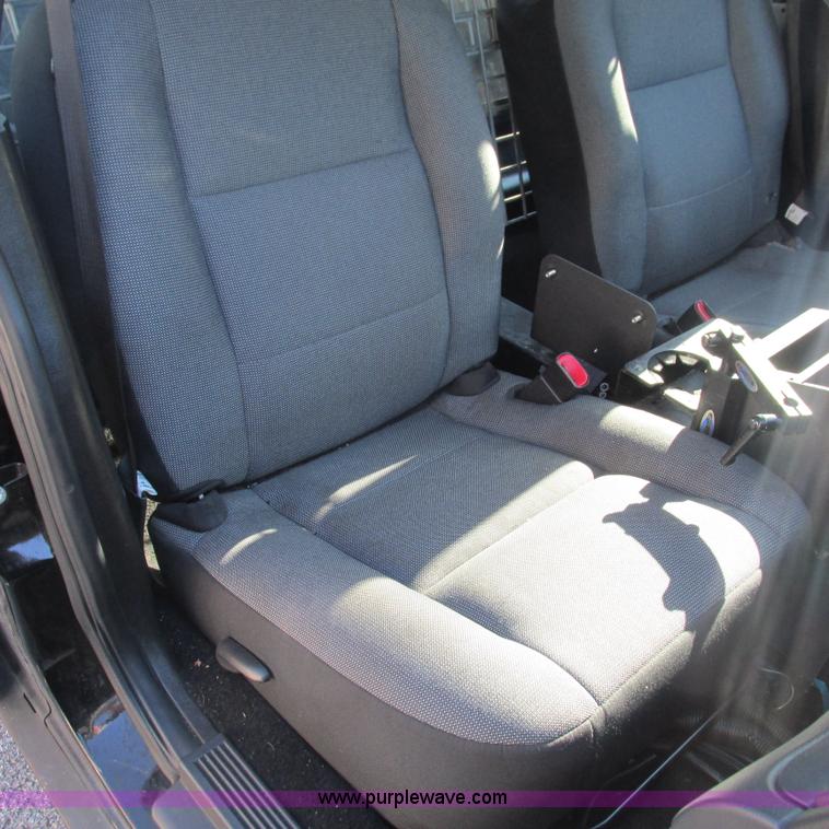 image for item J2697 2010 Ford Crown Victoria Police Interceptor