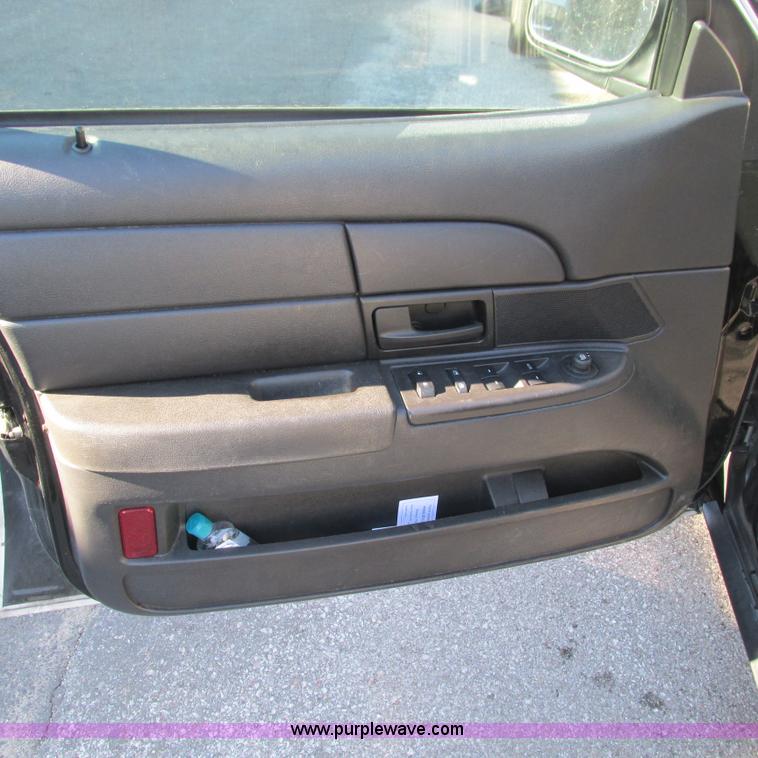 image for item J2697 2010 Ford Crown Victoria Police Interceptor