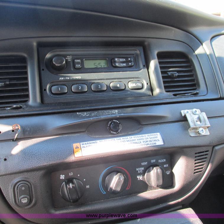 image for item J2697 2010 Ford Crown Victoria Police Interceptor