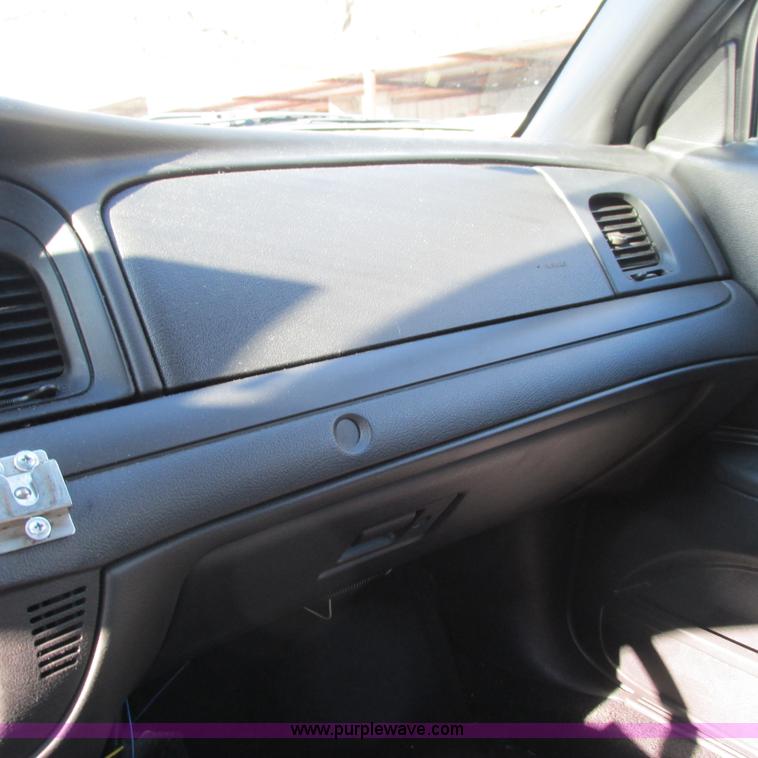 image for item J2697 2010 Ford Crown Victoria Police Interceptor