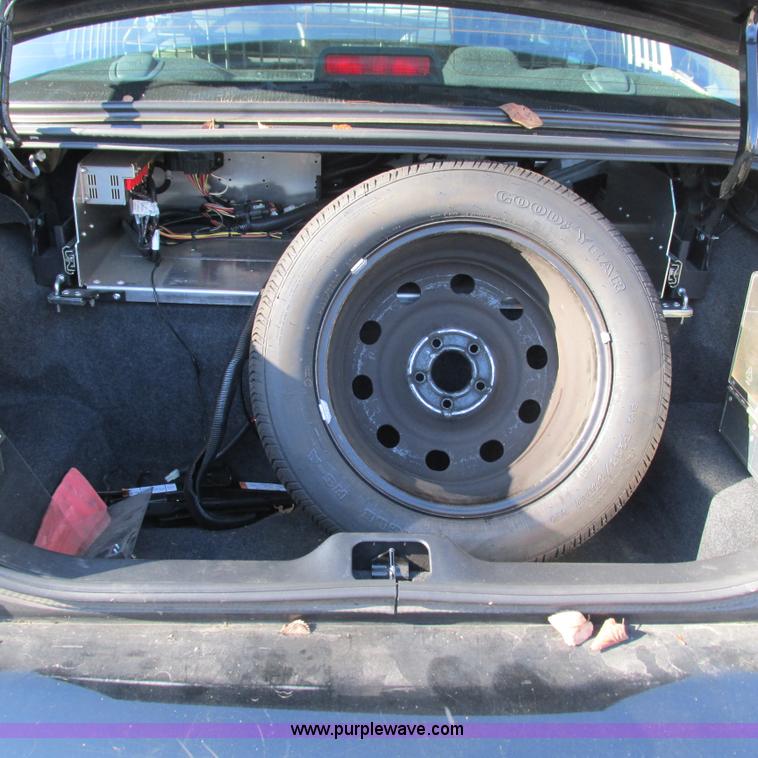 image for item J2697 2010 Ford Crown Victoria Police Interceptor