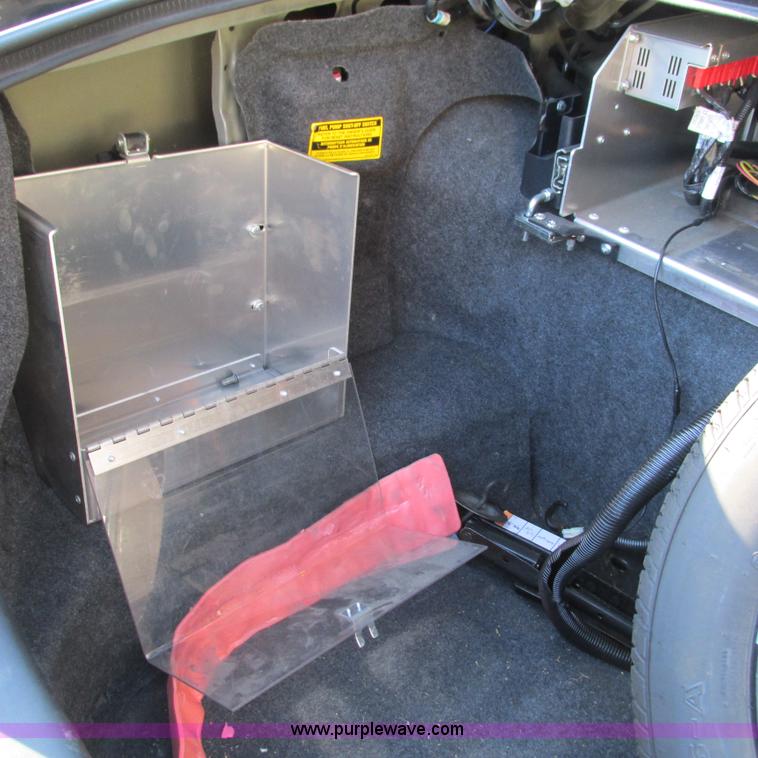 image for item J2697 2010 Ford Crown Victoria Police Interceptor