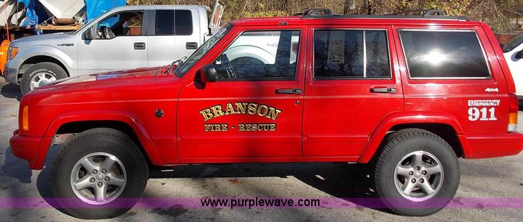 image for item J2698 1999 Jeep Cherokee Sport SUV