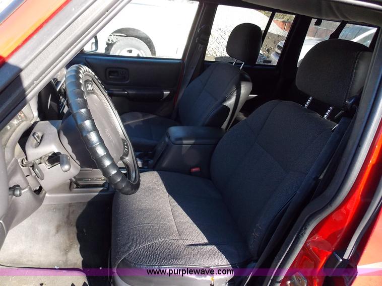 image for item J2698 1999 Jeep Cherokee Sport SUV