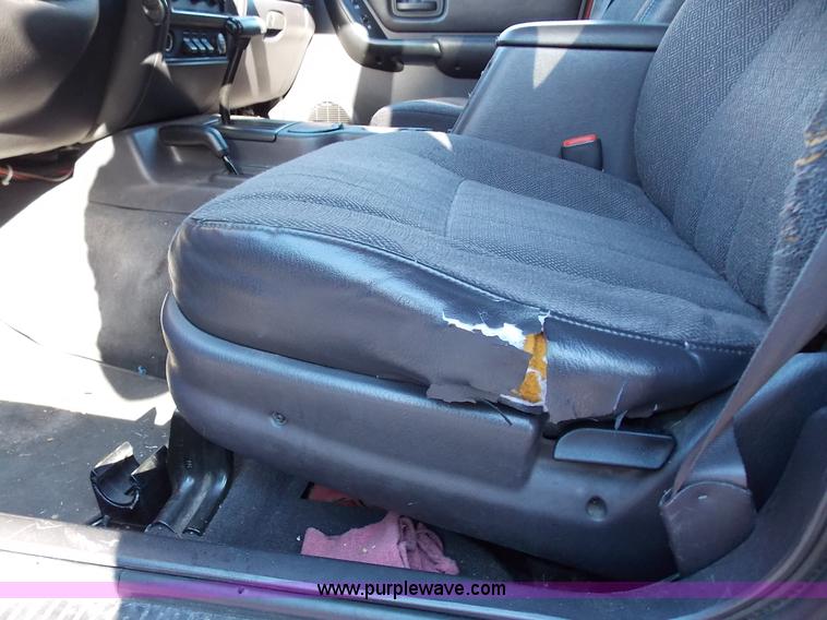 image for item J2698 1999 Jeep Cherokee Sport SUV