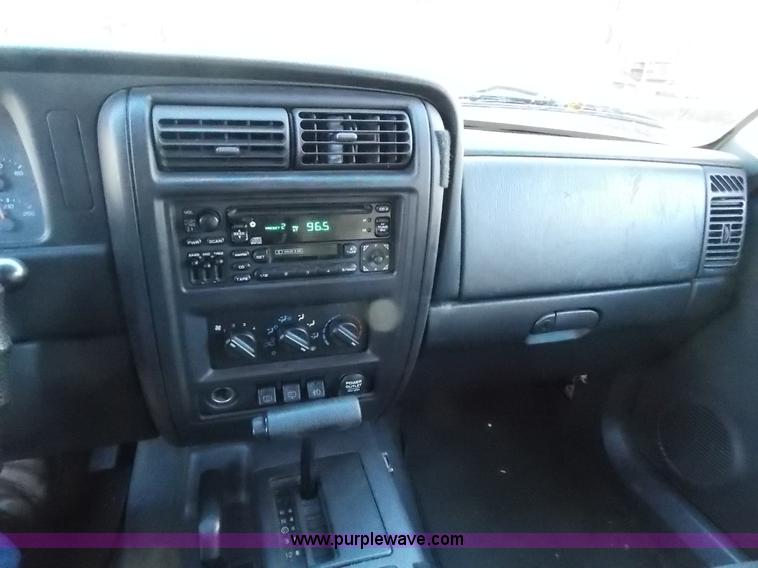 image for item J2698 1999 Jeep Cherokee Sport SUV