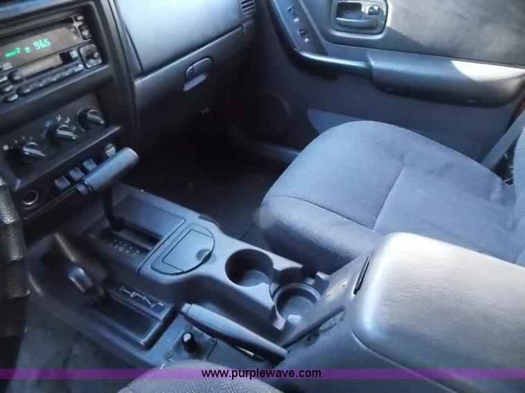 image for item J2698 1999 Jeep Cherokee Sport SUV