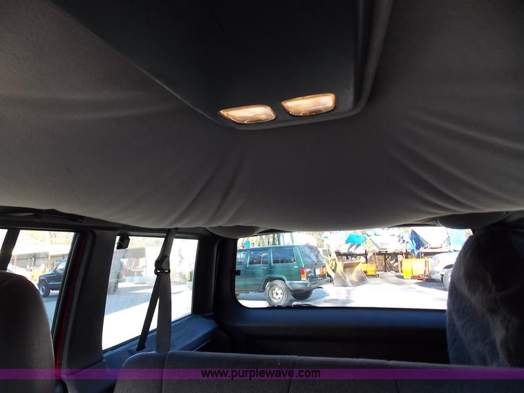 image for item J2698 1999 Jeep Cherokee Sport SUV