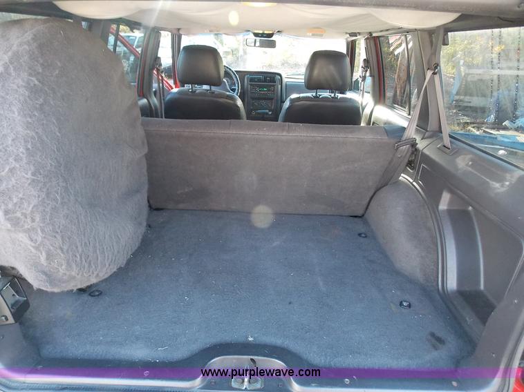 image for item J2698 1999 Jeep Cherokee Sport SUV