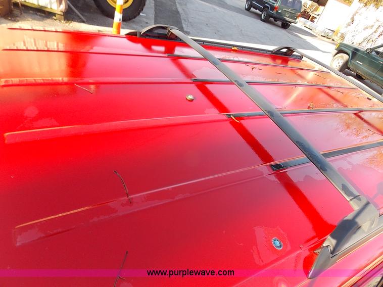 image for item J2698 1999 Jeep Cherokee Sport SUV