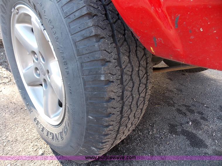 image for item J2698 1999 Jeep Cherokee Sport SUV