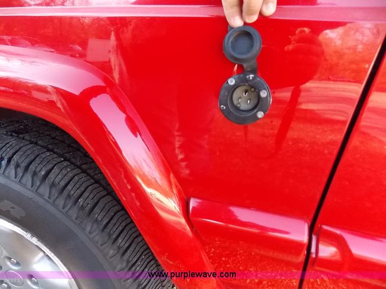 image for item J2698 1999 Jeep Cherokee Sport SUV